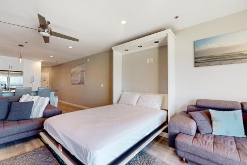 Photo #2 of Blue Wave Penthouse in San Diego, CA