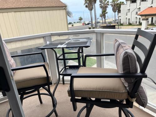 Photo #3 of Pacific Breeze Right Next to Huntington Beach Pier! Steps from Beach!! in Huntington Beach, CA