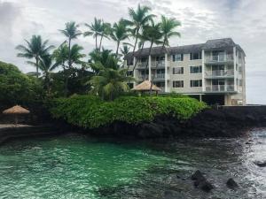 Photo #6 of Beautiful Oceanfront Condo! - Hale Kona Kai 303 in Kailua Kona, HI