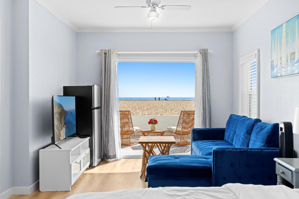 Photo #1 of 1628 West Oceanfront Oasis 1 in Newport Beach, CA
