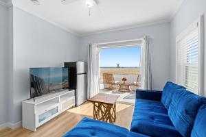 Photo #5 of 1628 West Oceanfront Oasis 1 in Newport Beach, CA