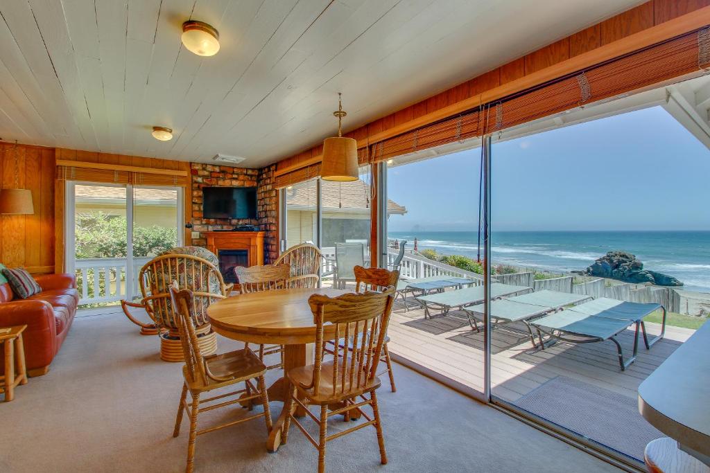 Photo #1 of Coastal Coziness in Cayucos, CA