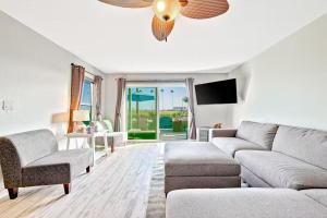 Photo #5 of Newport Beach Condo with Patio Perfect Location on the Boardwalk in Newport Beach, CA
