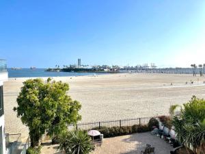 Photo #6 of Beautiful Bright Condo Steps Away from the Beach in Long Beach, CA