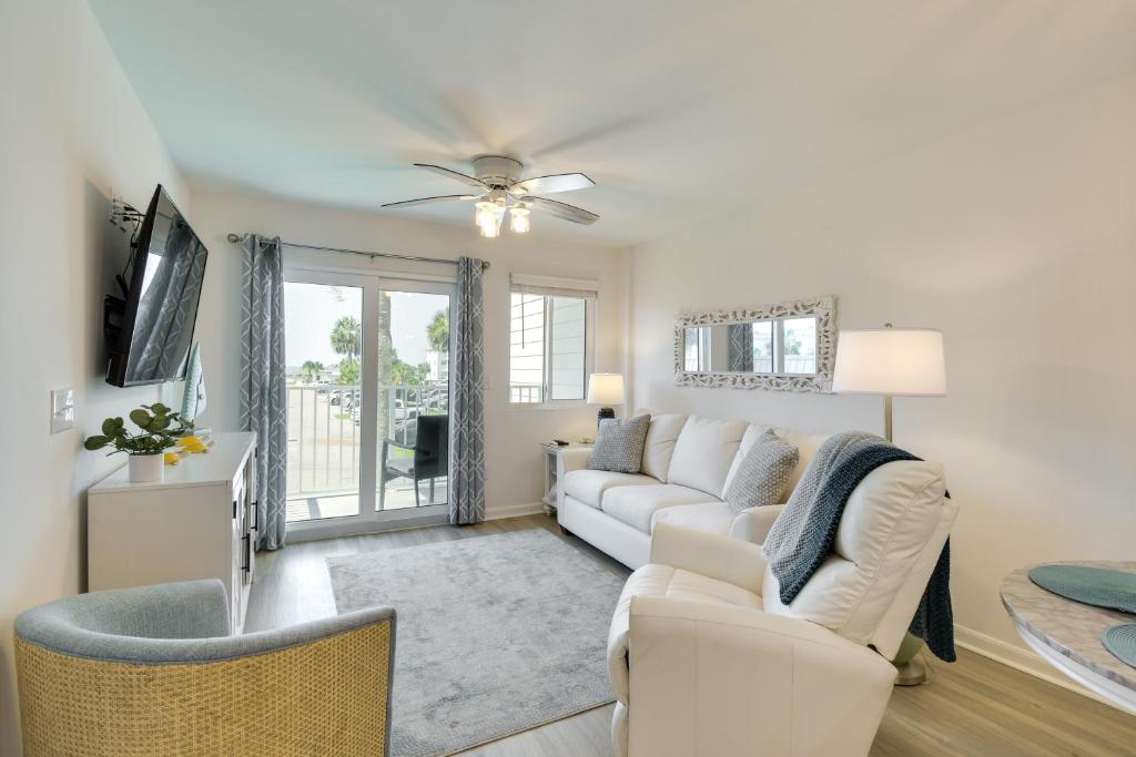 Photo #1 of Condo on Beach with Balcony in Gulf Shores! in Gulf Shores, AL