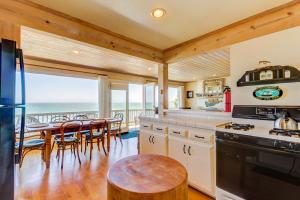 Photo #4 of Oceanfront Delight in Cayucos, CA
