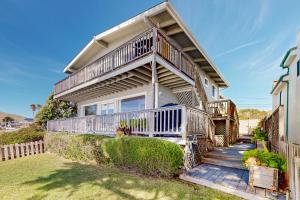 Photo #6 of Oceanfront Delight in Cayucos, CA