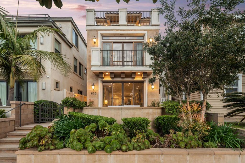 Photo #1 of New Luxurious Beach Home in Newport Beach, CA