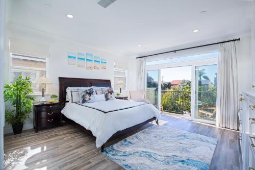 Photo #2 of New Luxurious Beach Home in Newport Beach, CA