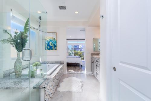 Photo #3 of New Luxurious Beach Home in Newport Beach, CA