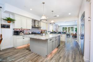 Photo #4 of New Luxurious Beach Home in Newport Beach, CA