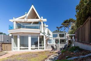 Photo #6 of Walk to the Beach from this Ocean Front Home in Moss Beach, CA