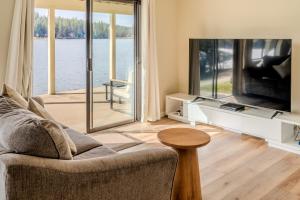 Photo #5 of Lakefront Villa - private dock & hot tub near Yosemite in Groveland, CA