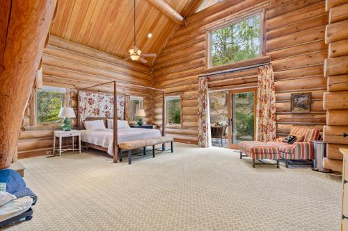 Photo #2 of Willow Cove Log Cabin in Bass Lake, CA