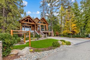 Photo #6 of Willow Cove Log Cabin in Bass Lake, CA