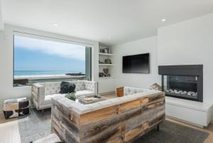 Photo #6 of Luxury Modern Designer Beach House on Sand w/ Pool in Ventura, CA