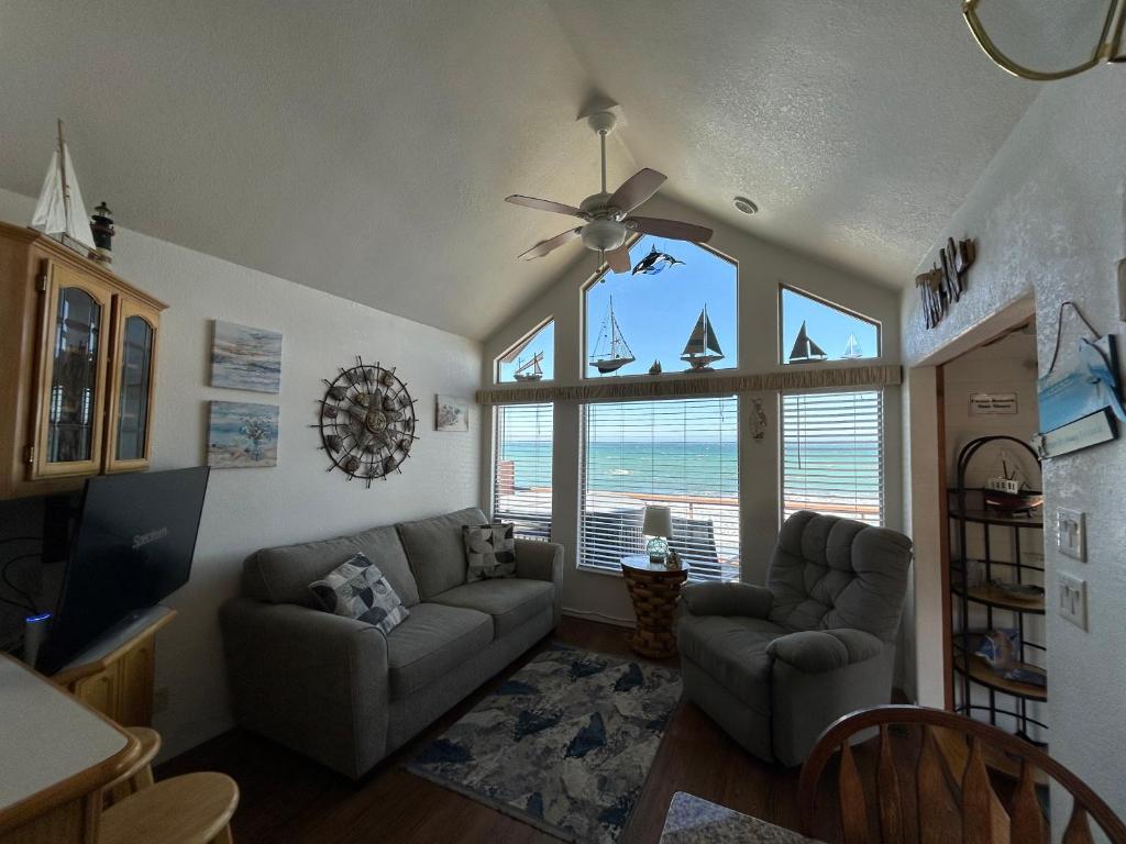 Photo of Oceanfront Cabin 9 With Jacuzzi & Awesome Views in Smith River, CA