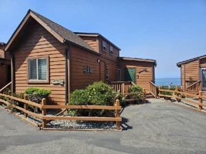 Photo #6 of Oceanfront Cabin 9 With Jacuzzi & Awesome Views in Smith River, CA