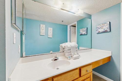 Photo #3 of Phoenix VI 206 in Orange Beach, AL