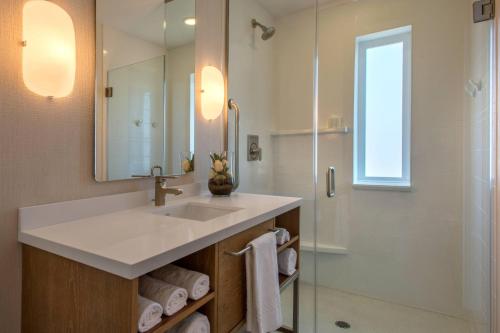 Photo #3 of SpringHill Suites by Marriott Oceanside Beach in Oceanside, CA