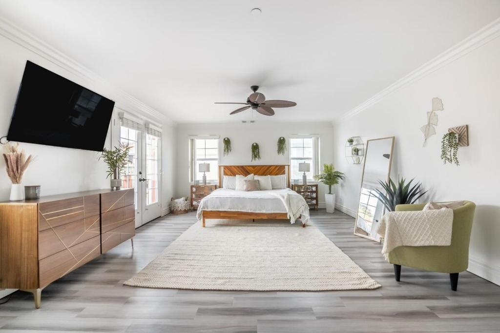 Photo of Sea La Vie 4 bedrooms near beach, backyard lounge in Encinitas, CA
