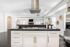 Photo #4 of Sea La Vie 4 bedrooms near beach, backyard lounge in Encinitas, CA