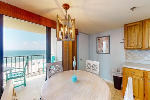 Photo #5 of Phoenix II 2076 in Orange Beach, AL