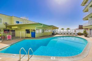 Photo #4 of Surfer Beach Hotel in San Diego, CA