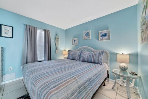 Photo #2 of Island Winds West 275 in Gulf Shores, AL