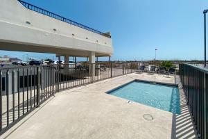 Photo #4 of Island Winds West 275 in Gulf Shores, AL