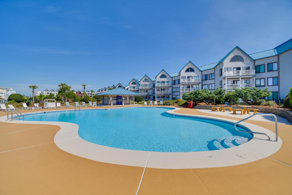 Photo #1 of Gulf Shores Condo with Balcony and Ocean Views! in Gulf Shores, AL