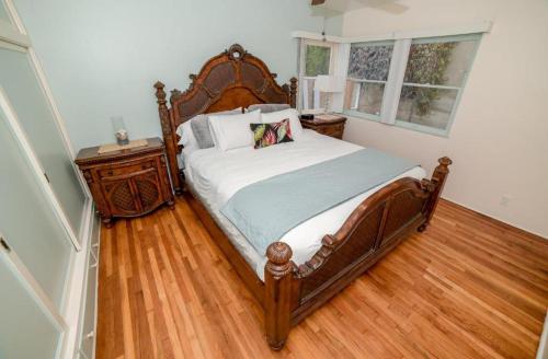 Photo #2 of BEACHFRONT COTTAGE UPPER UNIT in Oceanside, CA