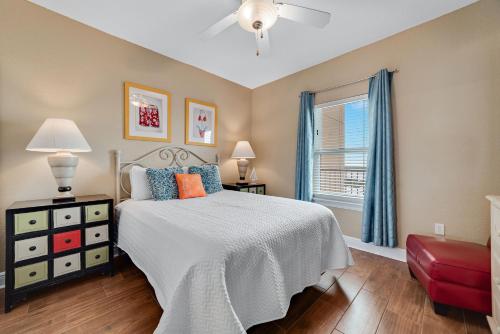 Photo #2 of Crystal Shores West 506 in Gulf Shores, AL
