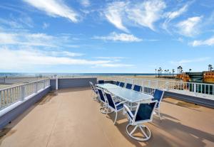 Photo #4 of 1404 W Oceanfront C in Newport Beach, CA