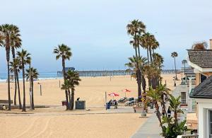 Photo #6 of 1404 W Oceanfront C in Newport Beach, CA