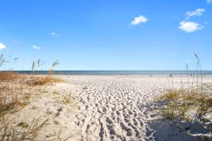 Photo #4 of Island Winds East 408 by ALBVR - Gorgeous condo with million dollar views in the best location on the beach in Gulf Shores, AL