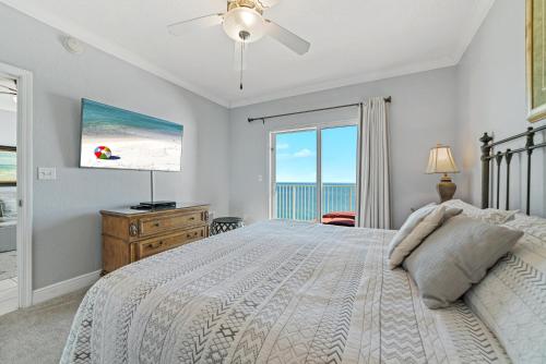 Photo #2 of Crystal Shores West 702 in Gulf Shores, AL