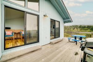Photo #4 of Rahus Ocean Refuge with Manchester Coast Views! in Manchester, CA