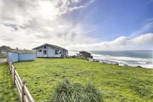 Photo #6 of Rahus Ocean Refuge with Manchester Coast Views! in Manchester, CA
