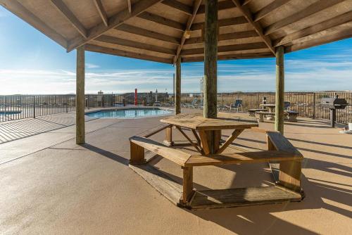 Photo #3 of Phoenix VIII by Brett Robins Vacations in Orange Beach, AL