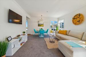 Photo #5 of Seas the Day by Cardo - La Jolla Beachfront in San Diego, CA