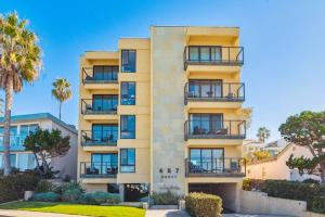 Photo #6 of Seas the Day by Cardo - La Jolla Beachfront in San Diego, CA