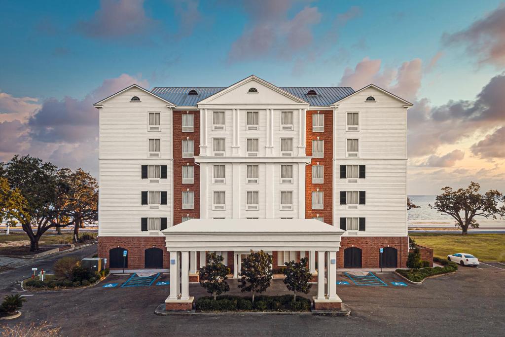 Photo of The Inn at Long Beach in Long Beach, MS