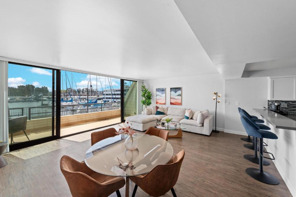 Photo of Peridot Palm - Marina Views 2BR w Private large Patio in Marina del Rey, CA