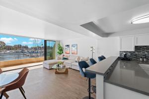Photo #4 of Peridot Palm - Marina Views 2BR w Private large Patio in Marina del Rey, CA