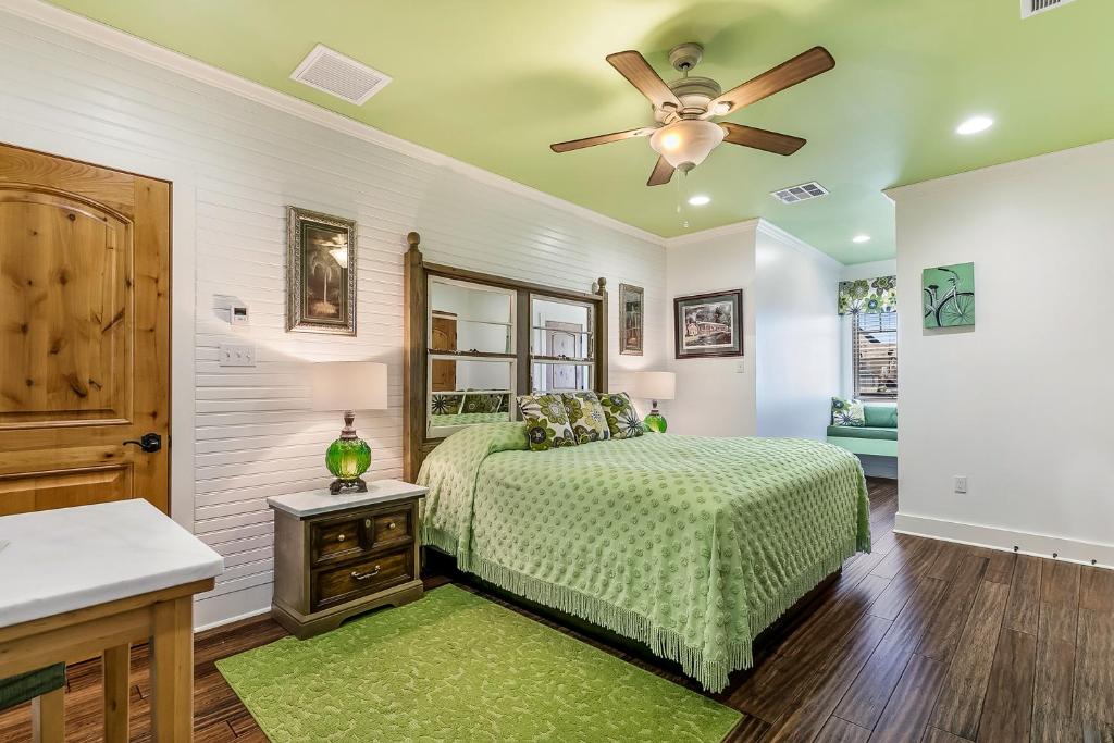 Photo of de la Bleau B&B in Mandeville, LA
