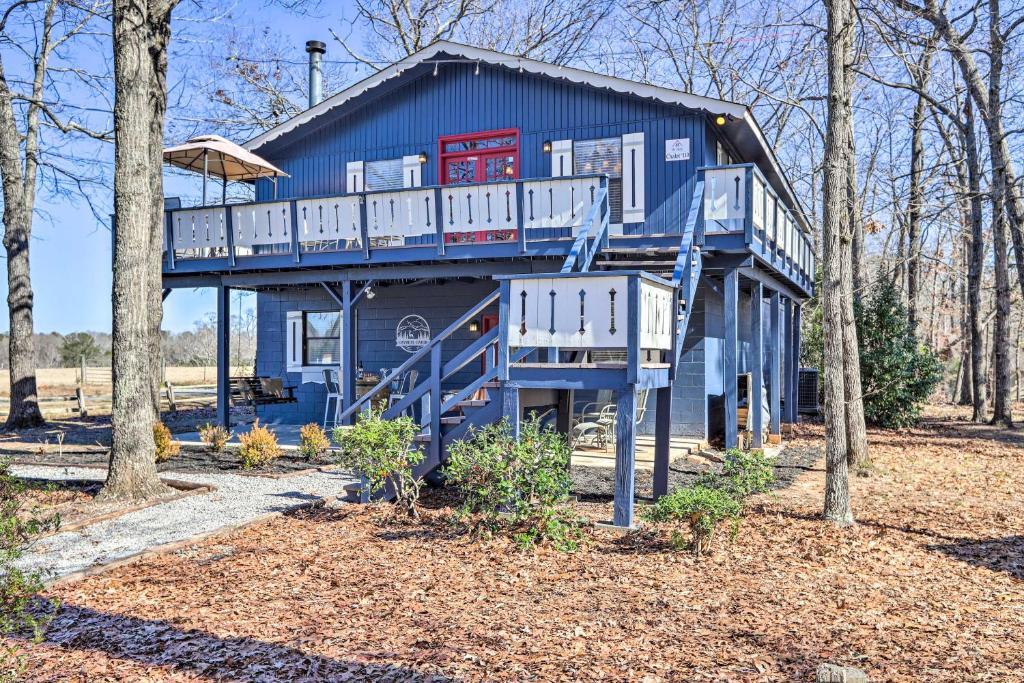 Photo of Cozy Caymus Cabin about 3 Miles to Callaway Gardens! in Pine Mountain, GA