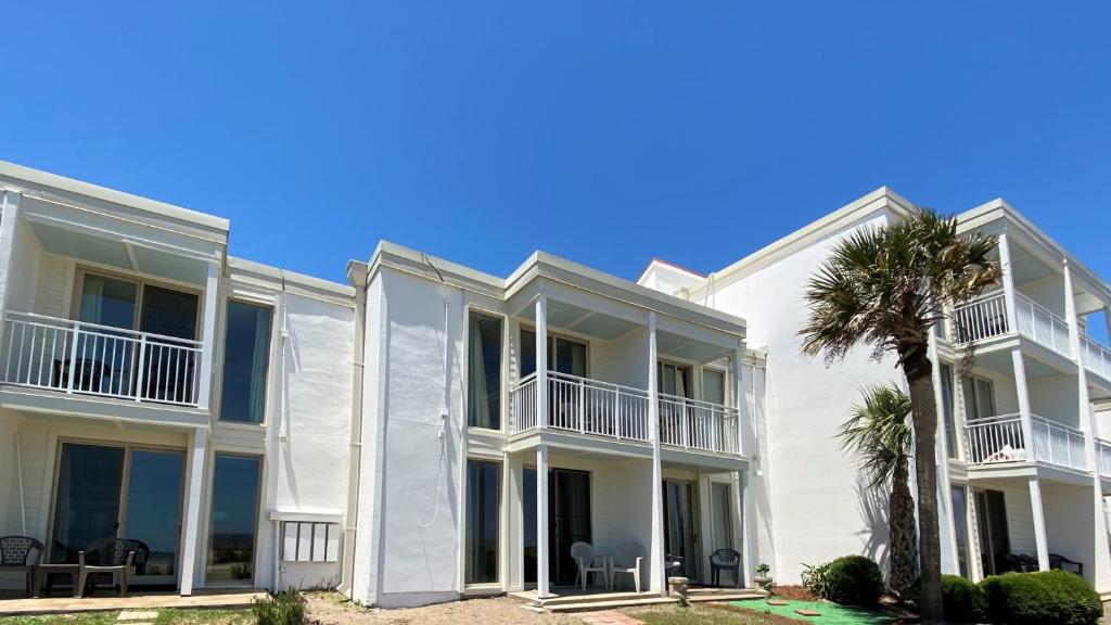 Photo of Villas by The Sea Deluxe Two Bedroom Apartment in Jekyll Island, GA