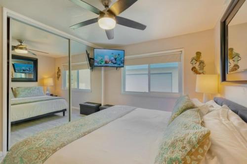 Photo #2 of 102-Luxury2 in San Diego, CA