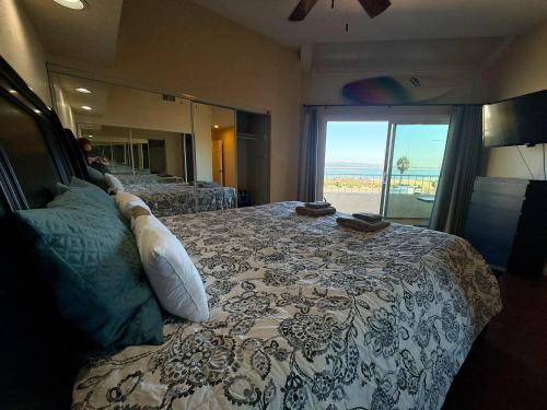 Photo #2 of Panoramic View Bayfront Gem 3BR in San Diego, CA